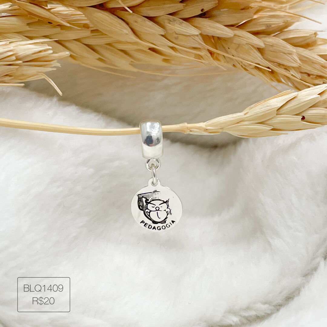 Berloque Pedagogia Pendurado Esmaltado Prateado